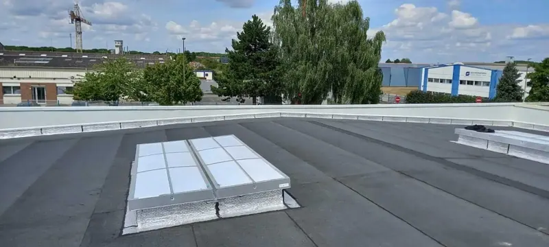 Toiture-terrasse et lanterneaux, Lens